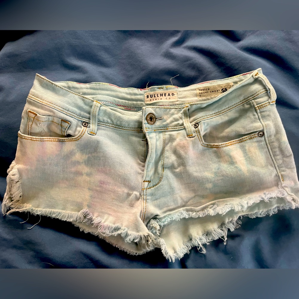 Bullhead Denim Co short jean distressed shorts